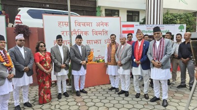 १५ वर्षअघि रिसाएर हिँडेका सिंह बल्ल भए देउवासँग प्रफुल्ल!